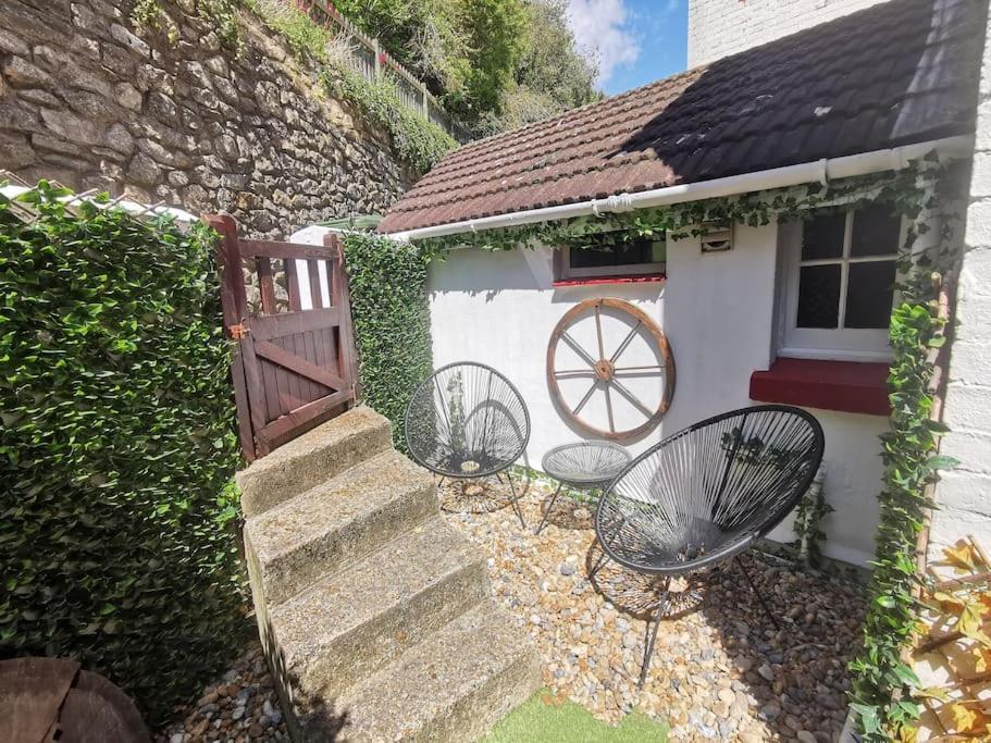Shore Thing - Just A Stones Throw From The Beach Sandgate Extérieur photo