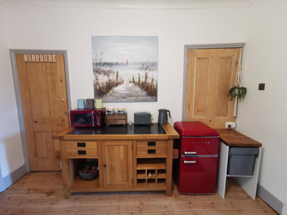 Shore Thing - Just A Stones Throw From The Beach Sandgate Extérieur photo