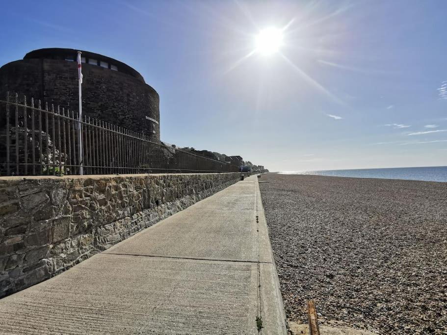 Shore Thing - Just A Stones Throw From The Beach Sandgate Extérieur photo