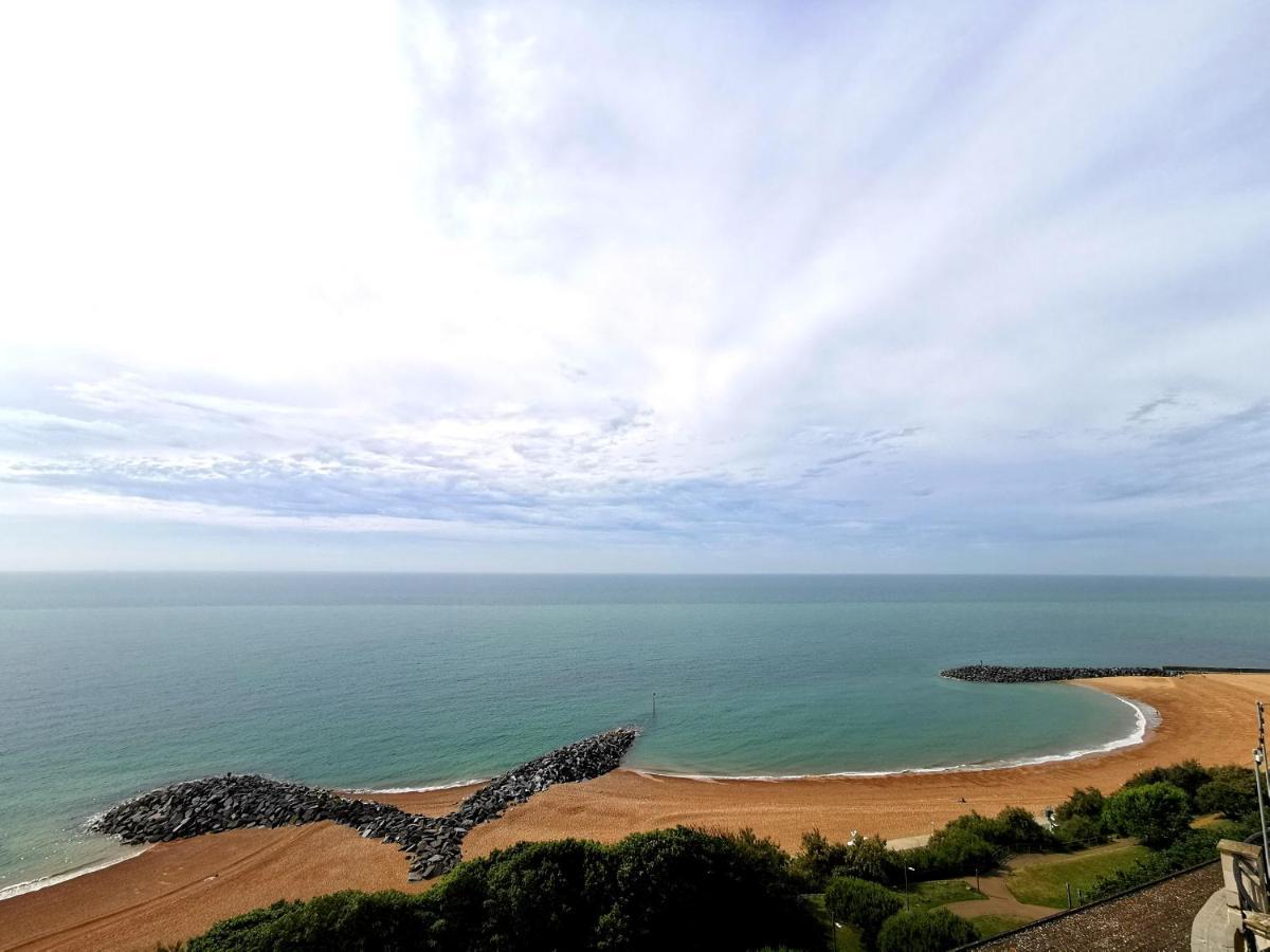 Shore Thing - Just A Stones Throw From The Beach Sandgate Extérieur photo