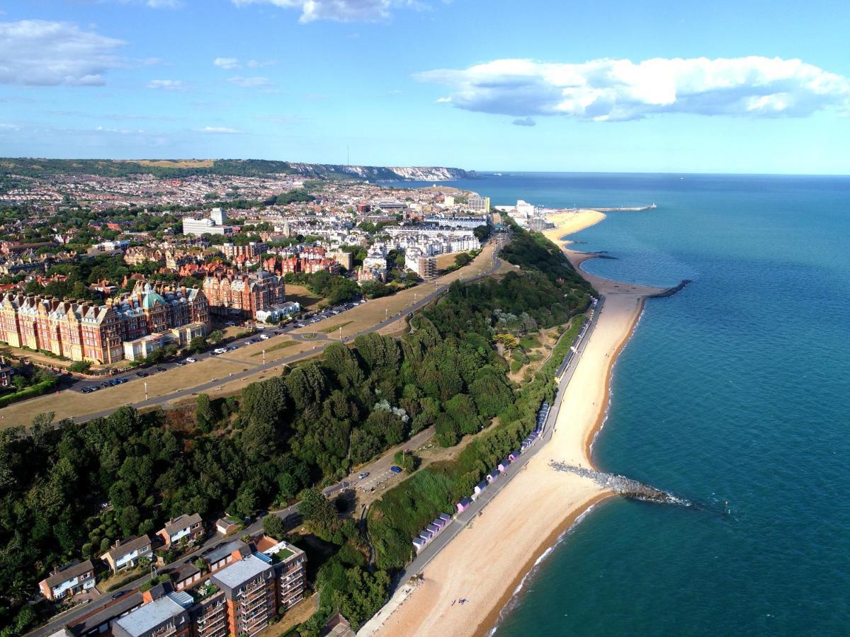Shore Thing - Just A Stones Throw From The Beach Sandgate Extérieur photo