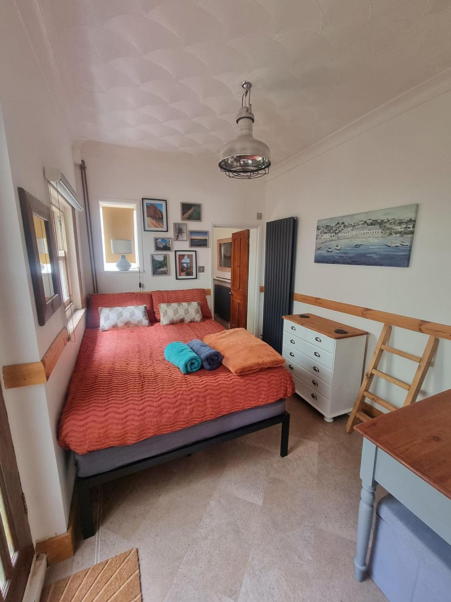 Shore Thing - Just A Stones Throw From The Beach Sandgate Extérieur photo